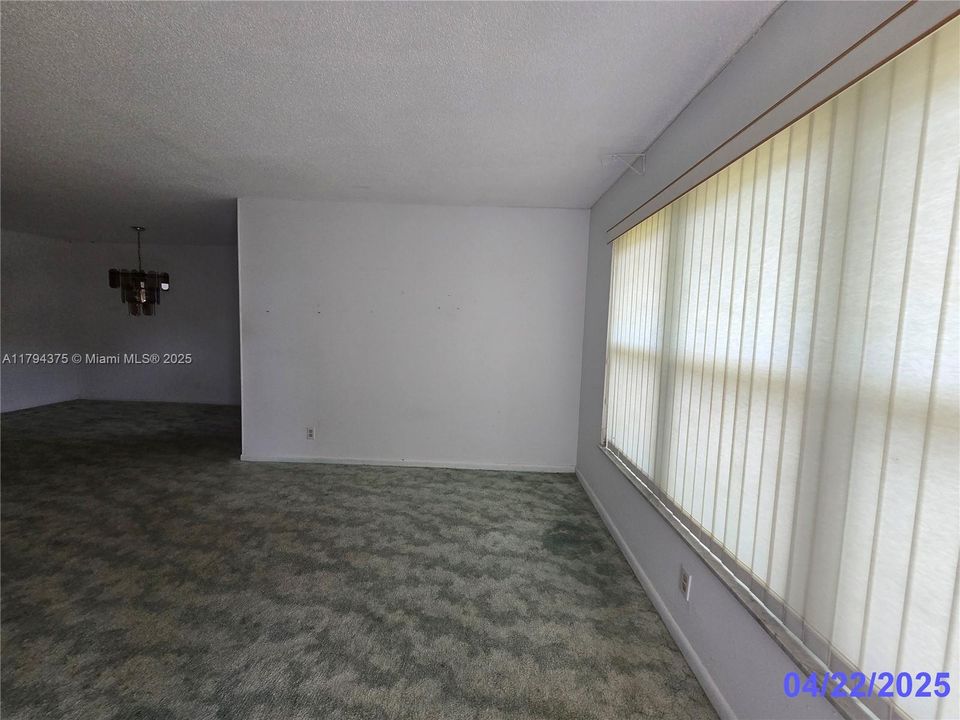 Vendido Recientemente: $105,000 (1 camas, 1 baños, 966 Pies cuadrados)