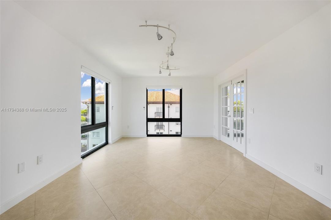 En Venta: $849,000 (1 camas, 2 baños, 1025 Pies cuadrados)