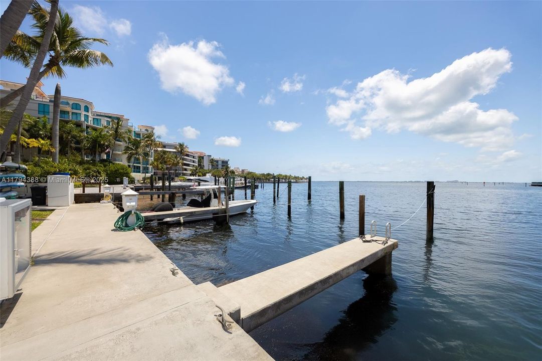 En Venta: $849,000 (1 camas, 2 baños, 1025 Pies cuadrados)