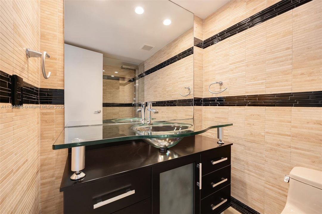 En Venta: $849,000 (1 camas, 2 baños, 1025 Pies cuadrados)