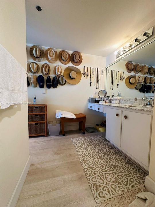 En Venta: $740,000 (2 camas, 2 baños, 1372 Pies cuadrados)