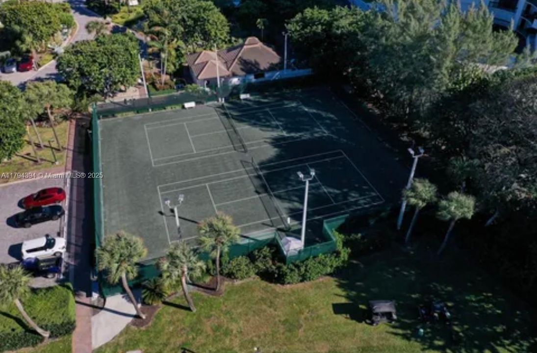En Venta: $740,000 (2 camas, 2 baños, 1372 Pies cuadrados)