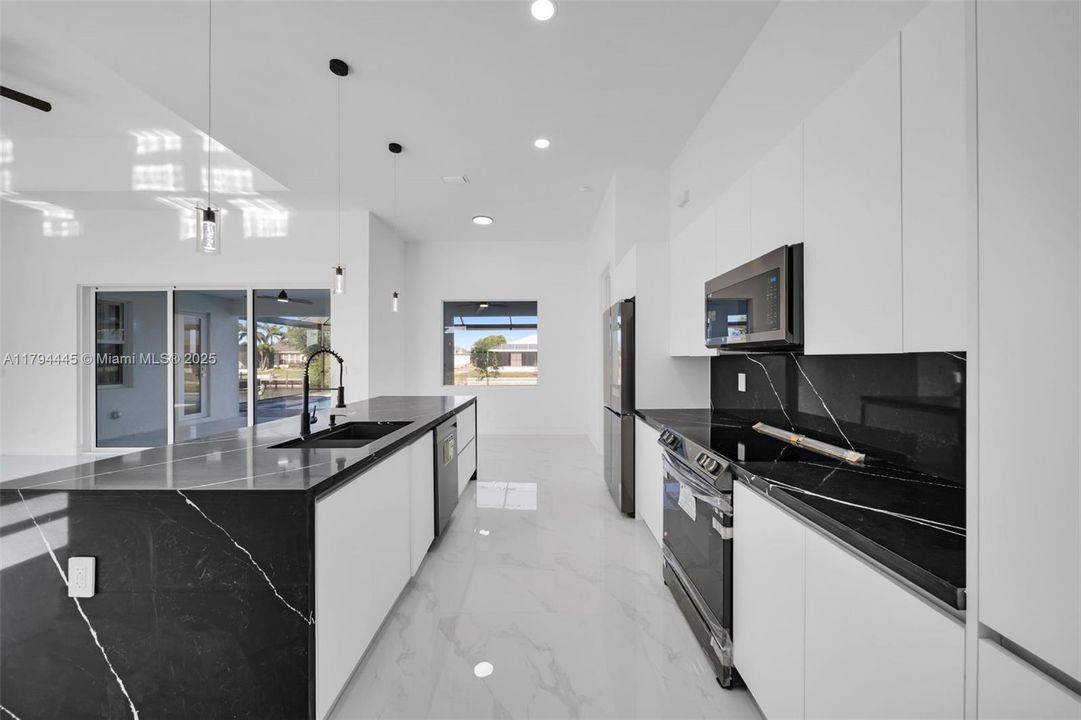 En Venta: $830,000 (3 camas, 3 baños, 0 Pies cuadrados)