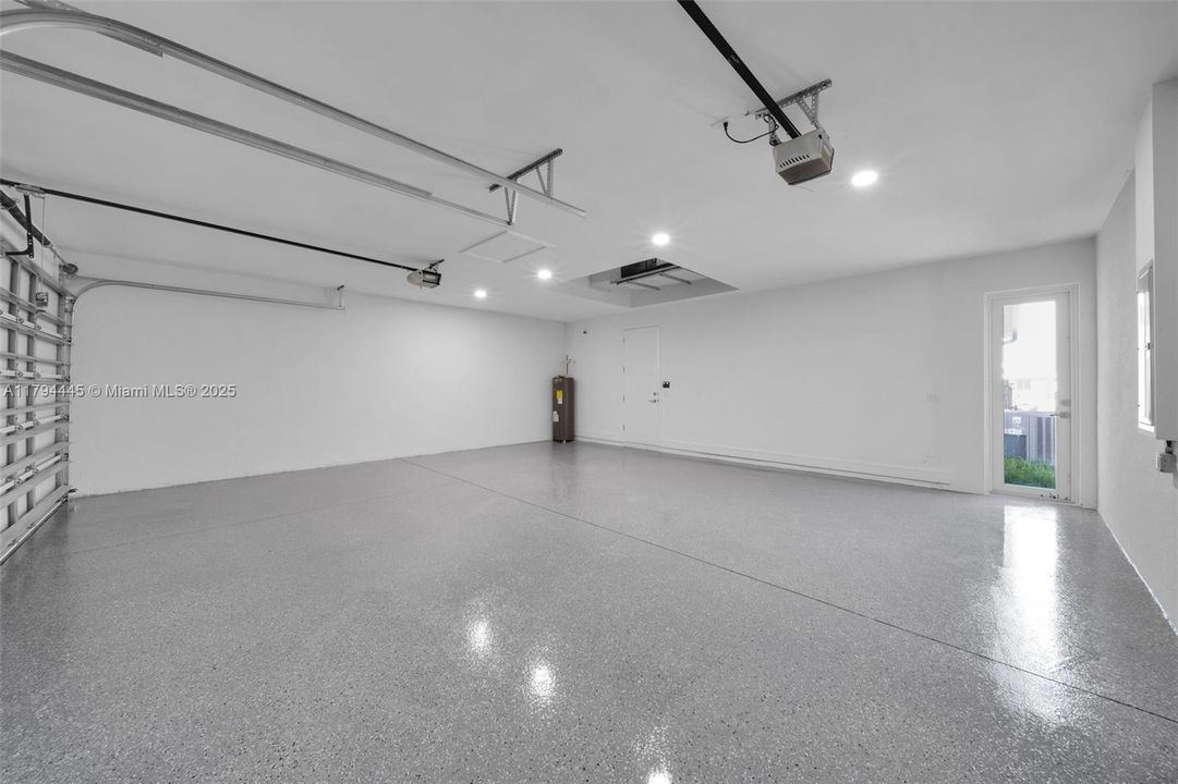 En Venta: $830,000 (3 camas, 3 baños, 0 Pies cuadrados)