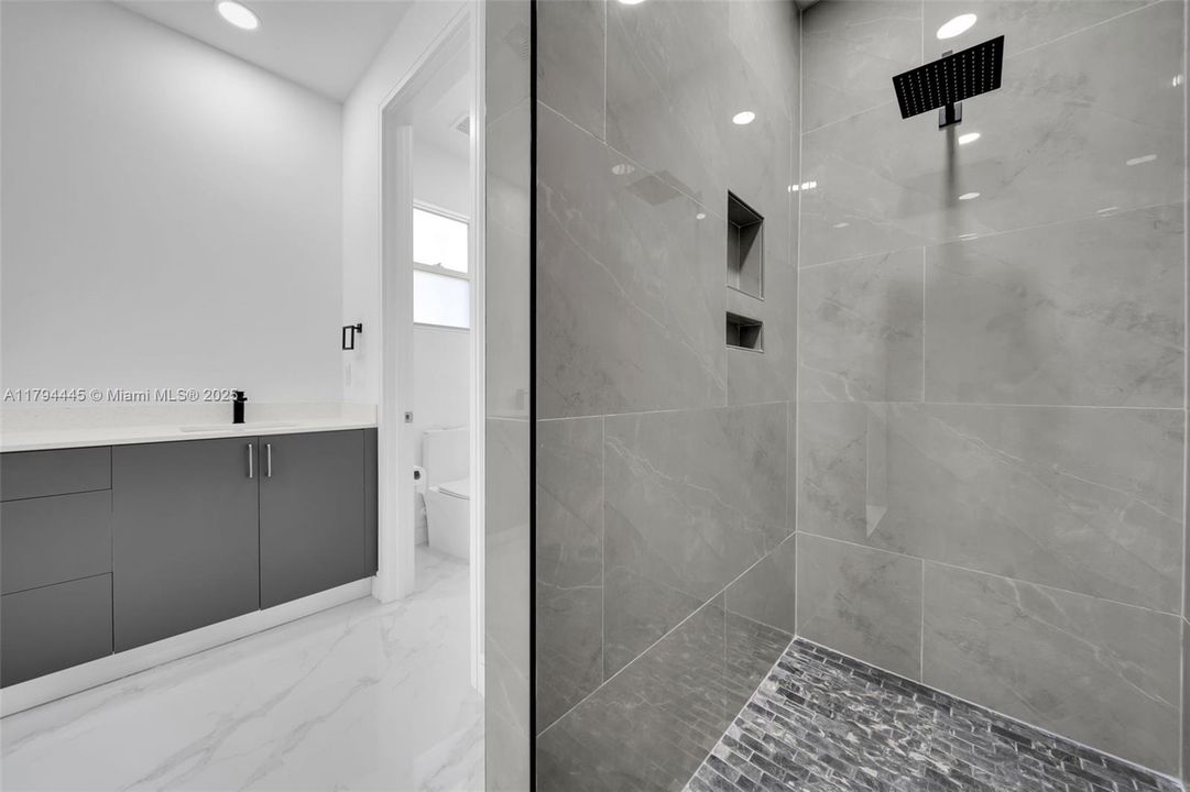 En Venta: $830,000 (3 camas, 3 baños, 0 Pies cuadrados)