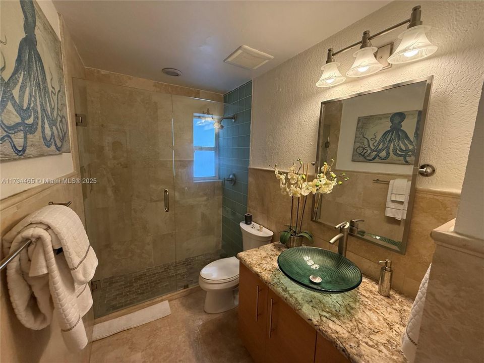 Recently Sold: $979,000 (3 beds, 2 baths, 1701 Square Feet)
