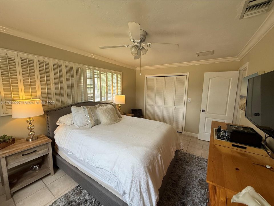 Recently Sold: $979,000 (3 beds, 2 baths, 1701 Square Feet)