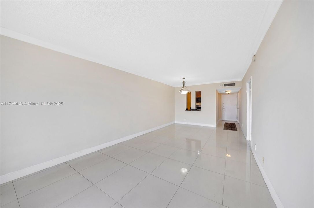 Recently Rented: $1,850 (1 beds, 1 baths, 720 Square Feet)