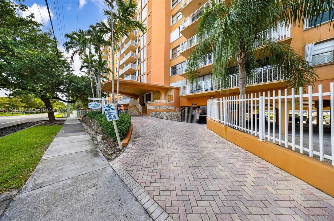 Recently Rented: $1,850 (1 beds, 1 baths, 720 Square Feet)