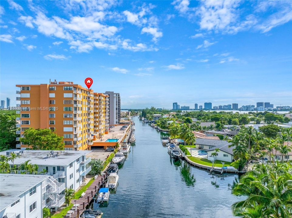 Recently Rented: $1,850 (1 beds, 1 baths, 720 Square Feet)