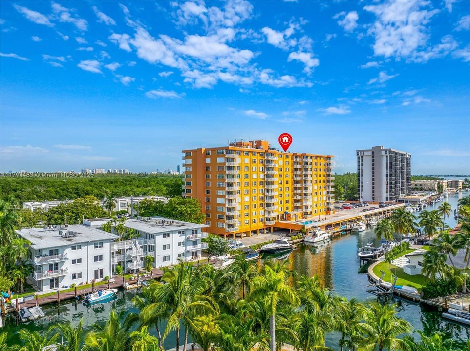 Recently Rented: $1,850 (1 beds, 1 baths, 720 Square Feet)