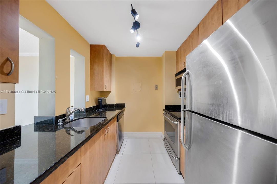 Recently Rented: $1,850 (1 beds, 1 baths, 720 Square Feet)