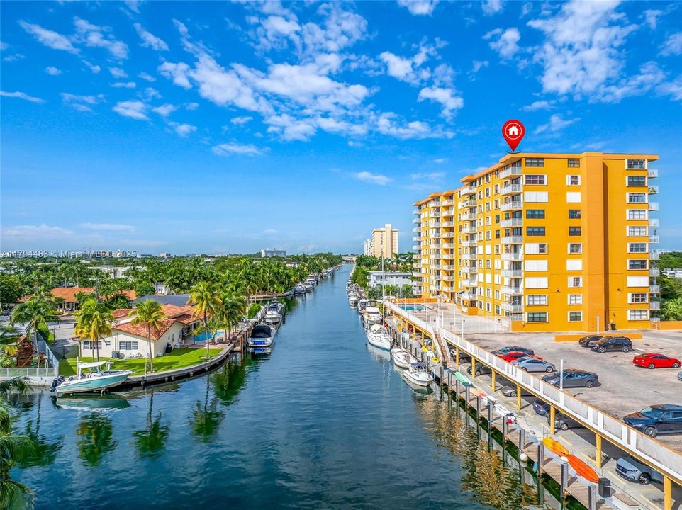 Recently Rented: $1,850 (1 beds, 1 baths, 720 Square Feet)
