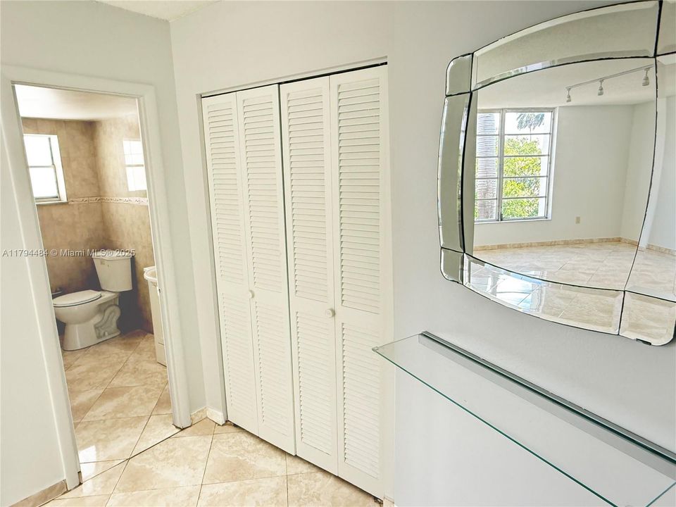 待售: $331,000 (1 贝兹, 1 浴室, 850 平方英尺)