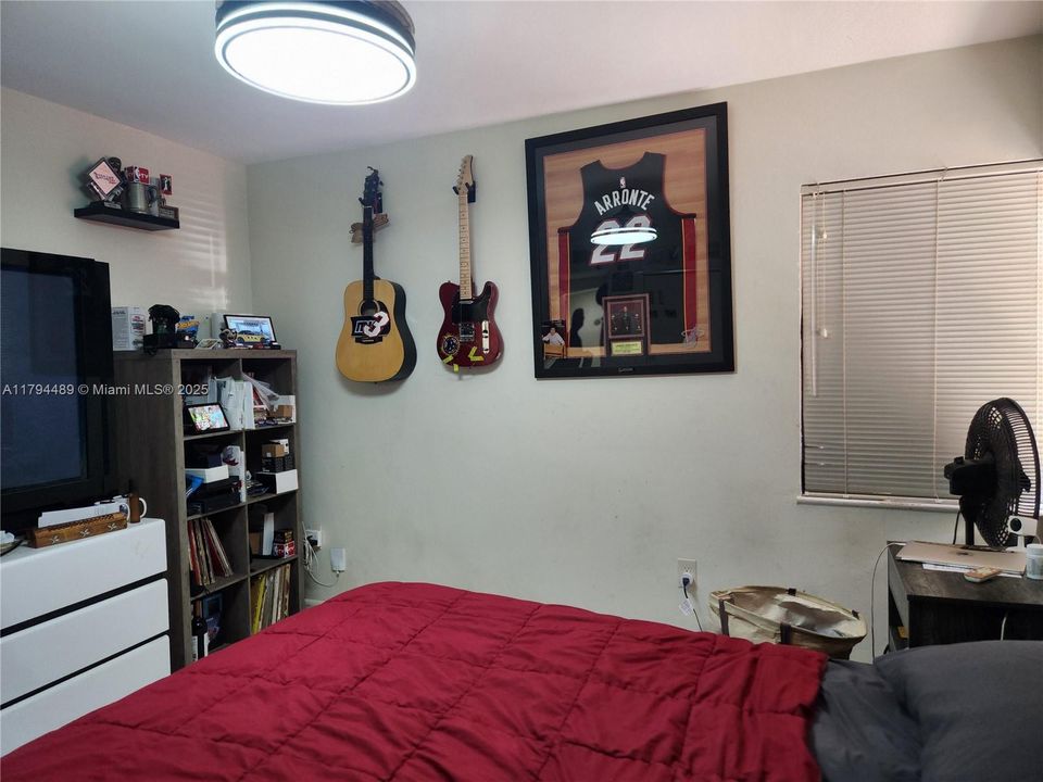 Vendido Recientemente: $730,000 (2 camas, 1 baños, 1440 Pies cuadrados)