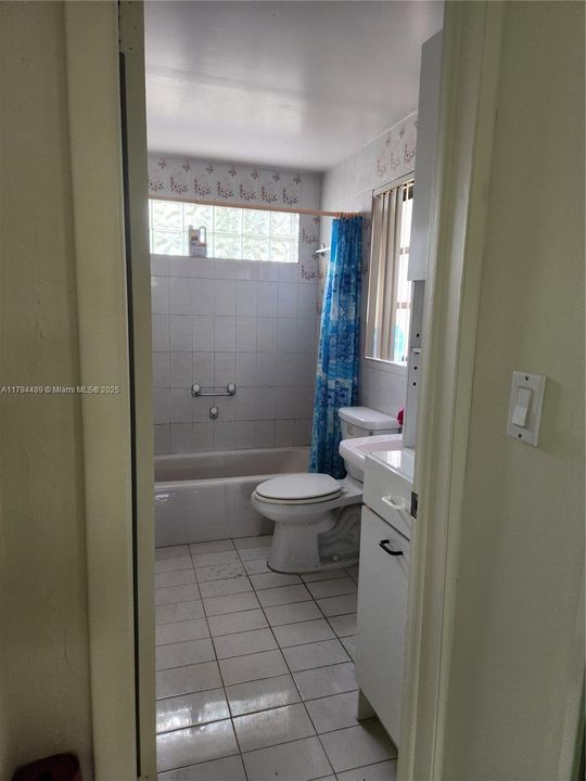 Primary bedroom ensuite