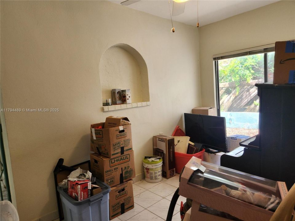 Vendido Recientemente: $730,000 (2 camas, 1 baños, 1440 Pies cuadrados)