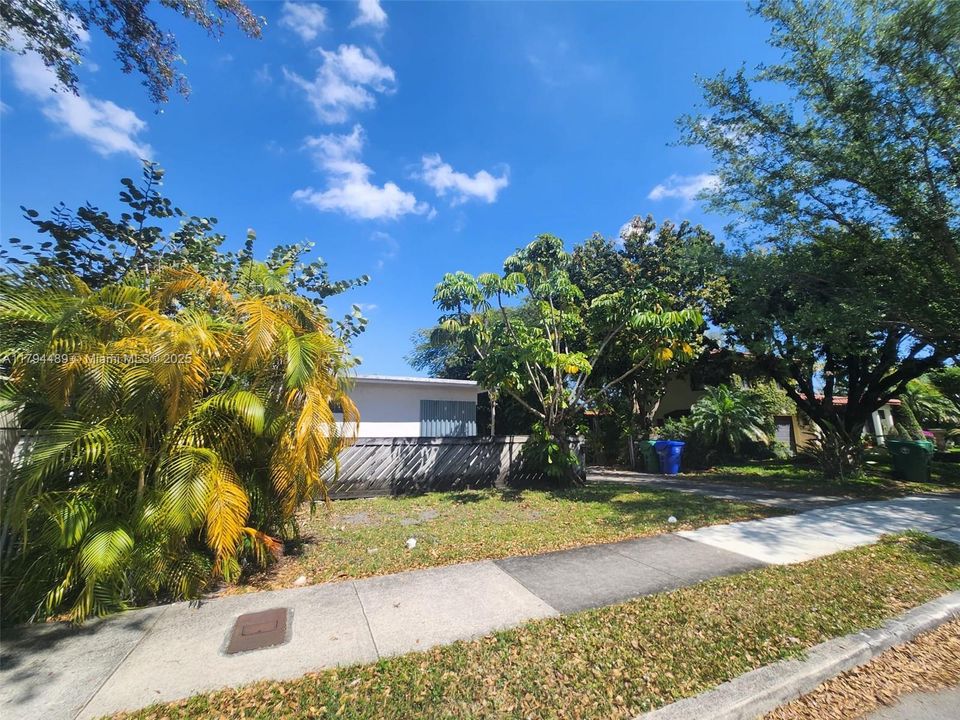 Vendido Recientemente: $730,000 (2 camas, 1 baños, 1440 Pies cuadrados)