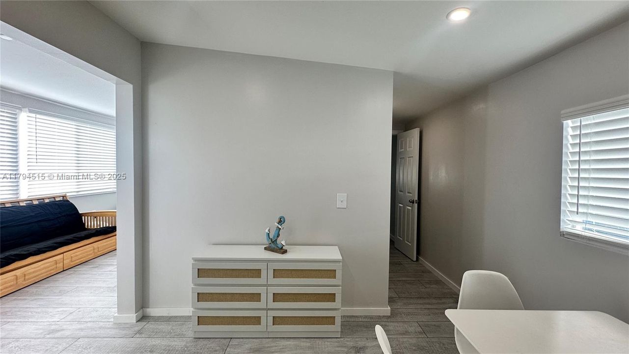 Recently Rented: $1,850 (1 beds, 1 baths, 408 Square Feet)