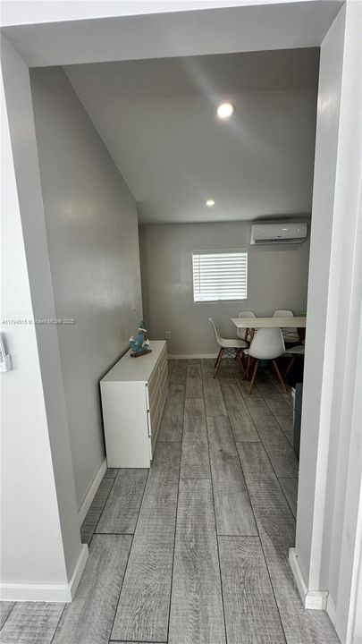 Recently Rented: $1,850 (1 beds, 1 baths, 408 Square Feet)
