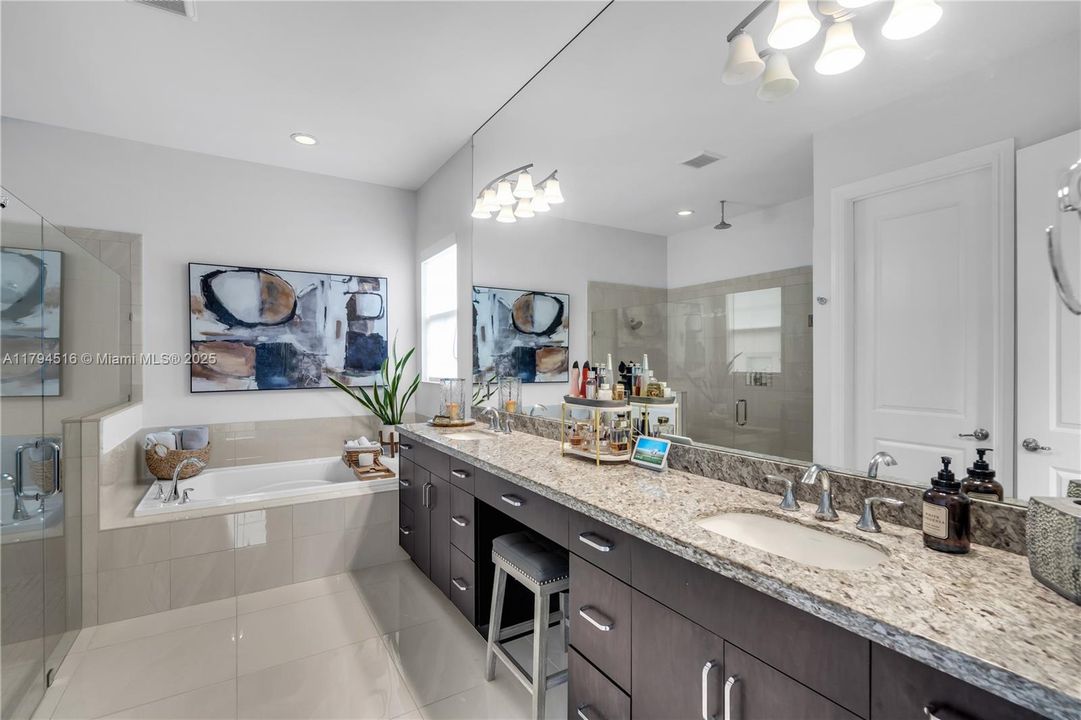 For Sale: $2,270,000 (4 beds, 3 baths, 4041 Square Feet)