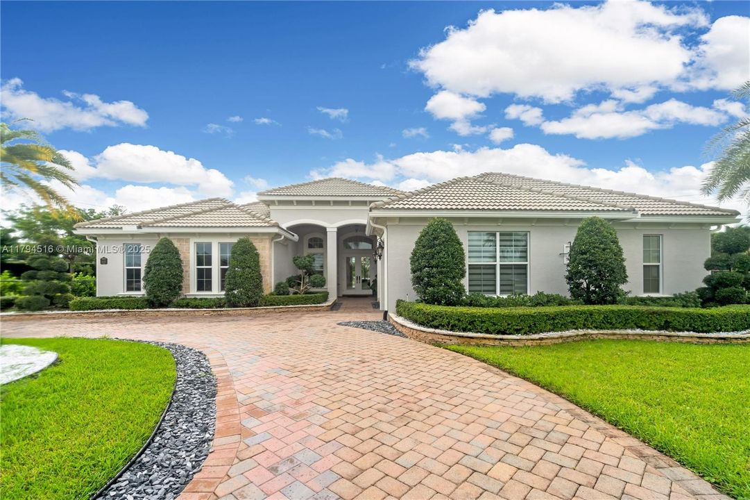 For Sale: $2,270,000 (4 beds, 3 baths, 4041 Square Feet)