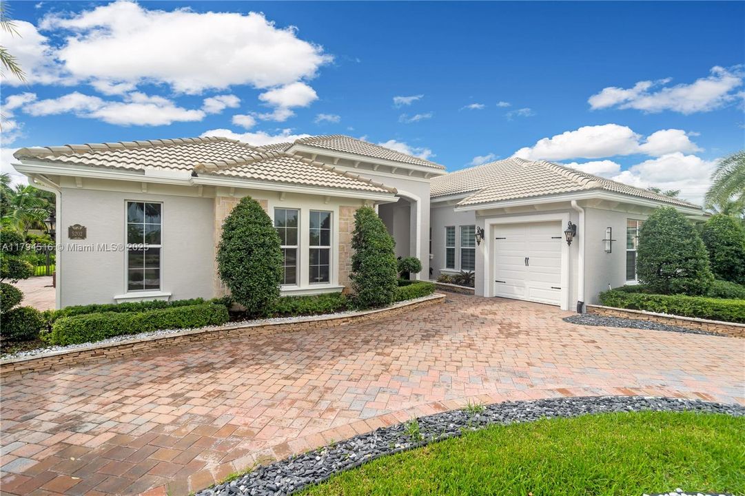 For Sale: $2,270,000 (4 beds, 3 baths, 4041 Square Feet)
