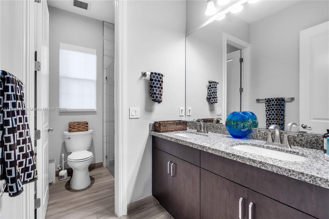For Sale: $2,270,000 (4 beds, 3 baths, 4041 Square Feet)