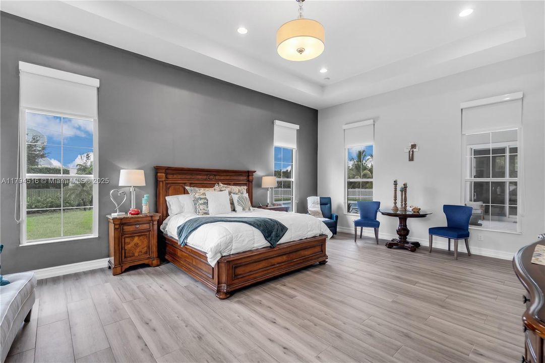 For Sale: $2,270,000 (4 beds, 3 baths, 4041 Square Feet)