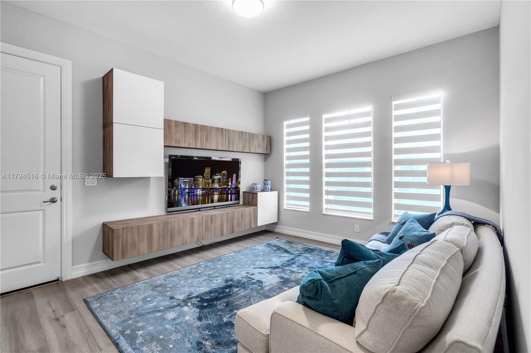 For Sale: $2,270,000 (4 beds, 3 baths, 4041 Square Feet)