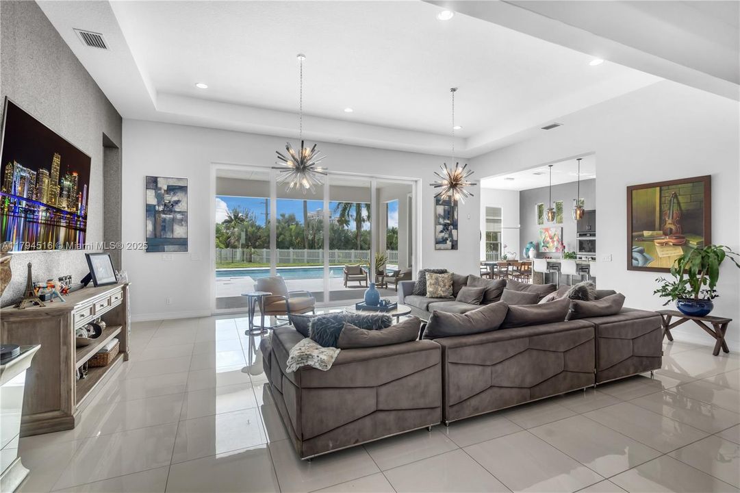 For Sale: $2,270,000 (4 beds, 3 baths, 4041 Square Feet)