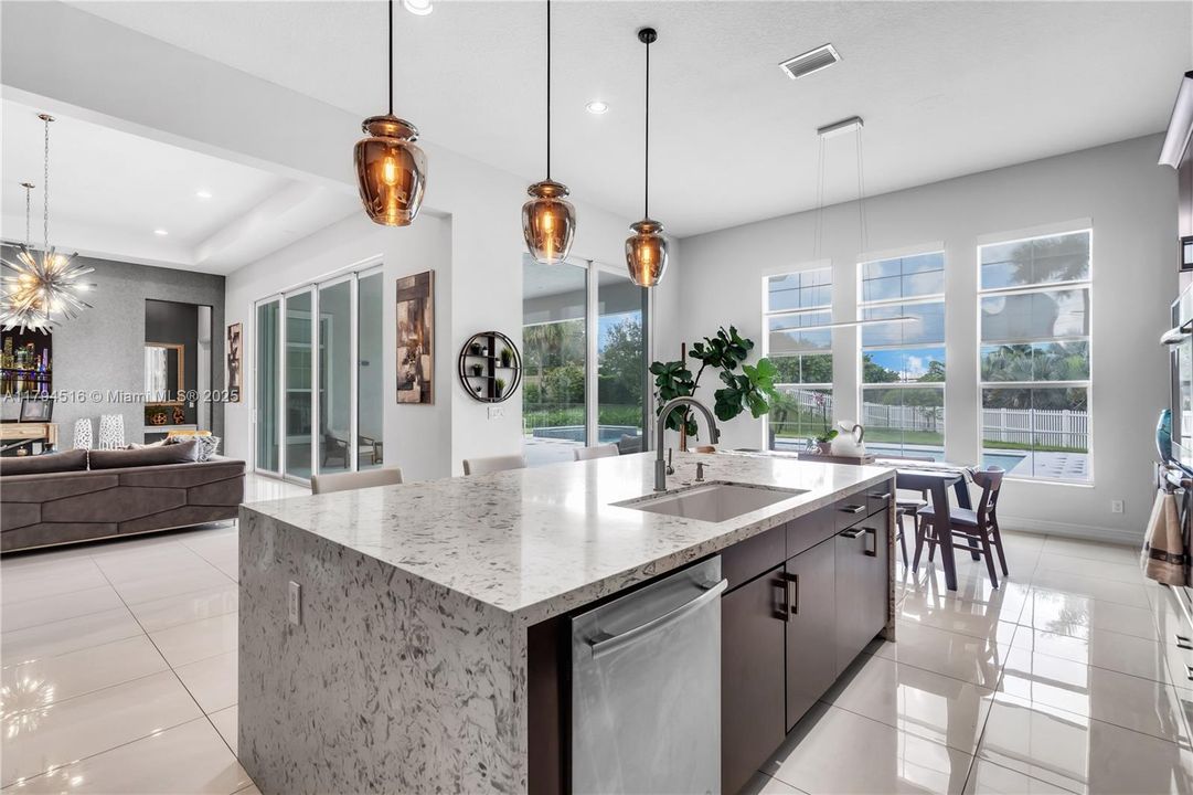 For Sale: $2,270,000 (4 beds, 3 baths, 4041 Square Feet)