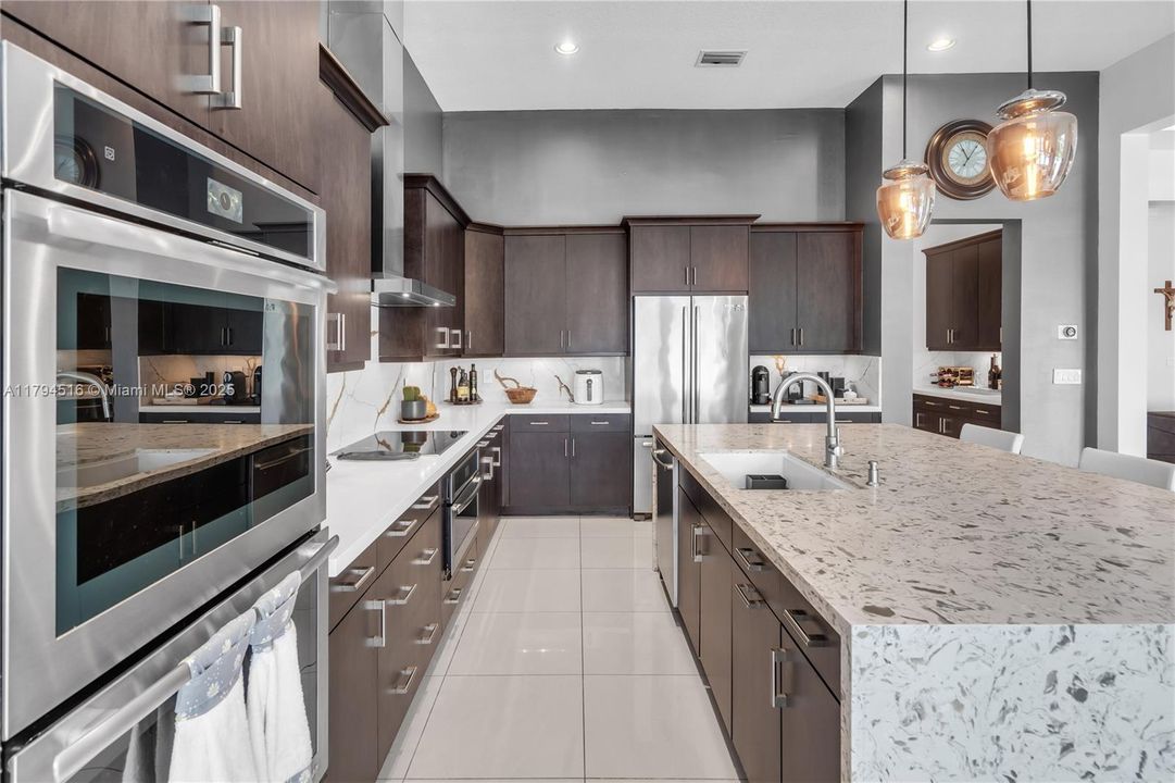 For Sale: $2,270,000 (4 beds, 3 baths, 4041 Square Feet)