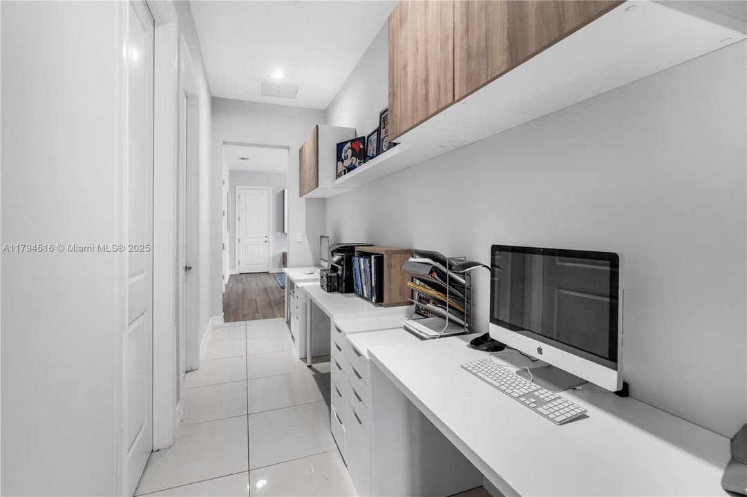 For Sale: $2,270,000 (4 beds, 3 baths, 4041 Square Feet)