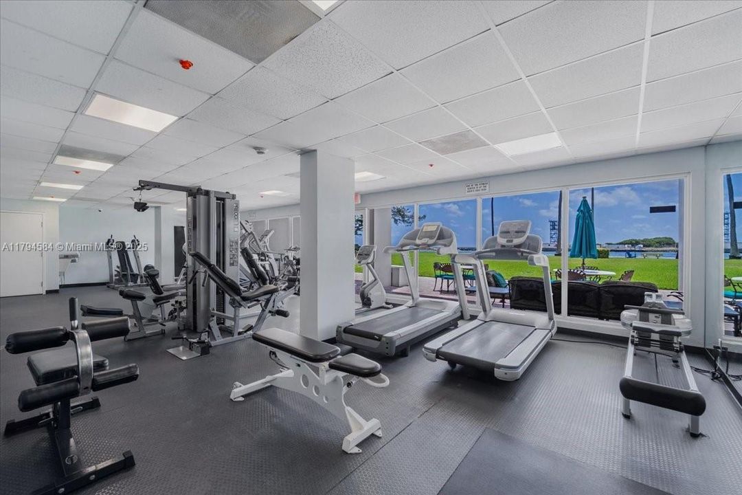 For Sale: $470,000 (1 beds, 1 baths, 900 Square Feet)