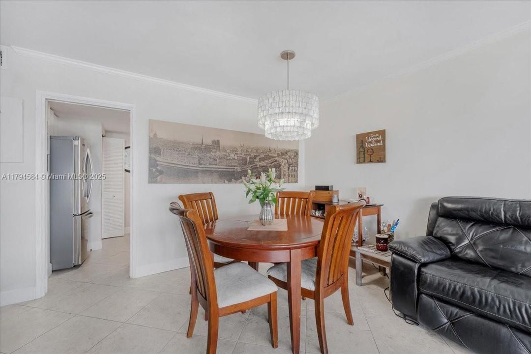 For Sale: $470,000 (1 beds, 1 baths, 900 Square Feet)