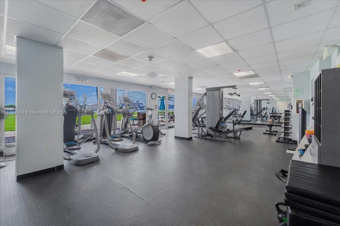 For Sale: $470,000 (1 beds, 1 baths, 900 Square Feet)