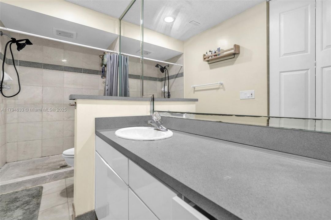 For Sale: $290,000 (3 beds, 2 baths, 1115 Square Feet)