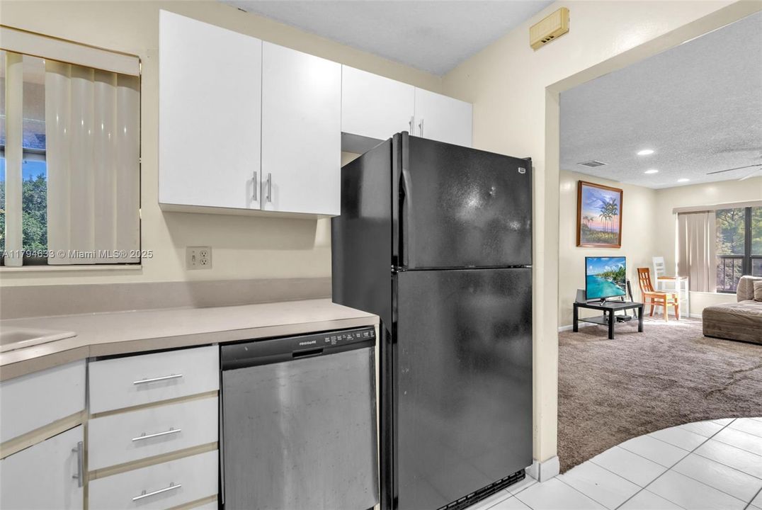 For Sale: $290,000 (3 beds, 2 baths, 1115 Square Feet)