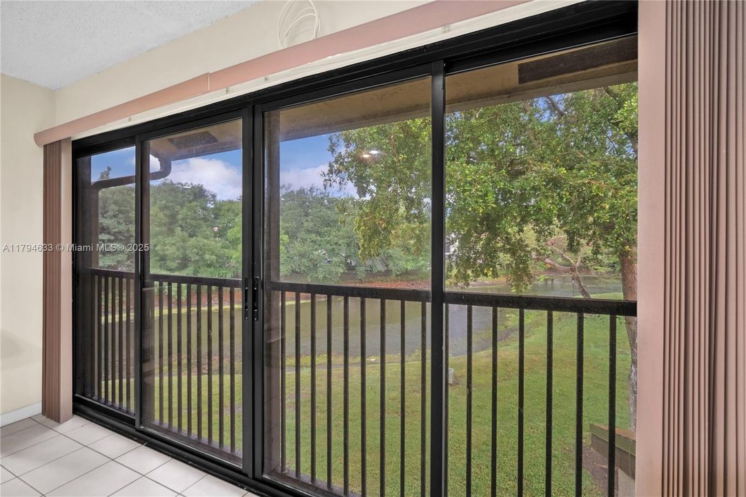 For Sale: $290,000 (3 beds, 2 baths, 1115 Square Feet)