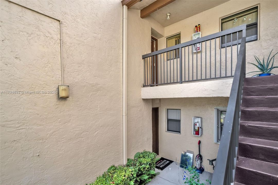 For Sale: $290,000 (3 beds, 2 baths, 1115 Square Feet)