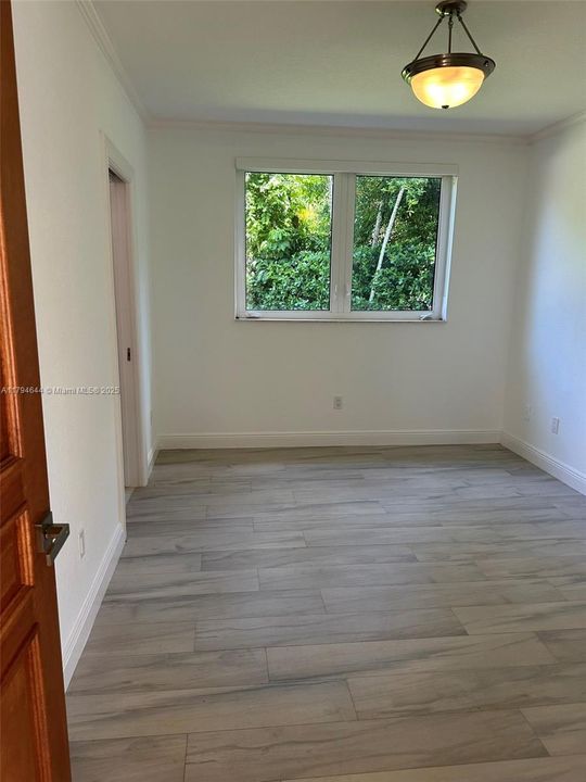 合同活跃: $15,500 (6 贝兹, 4 浴室, 5849 平方英尺)