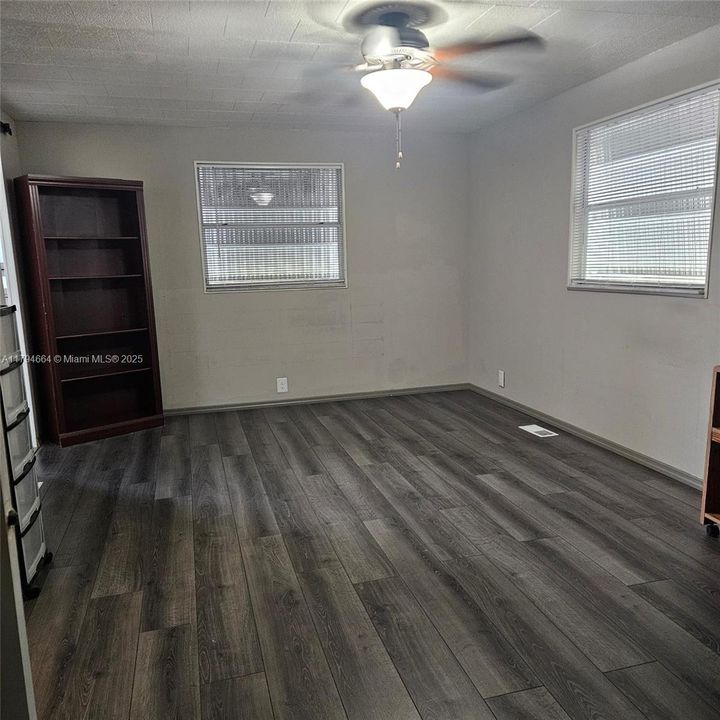 待售: $130,000 (2 贝兹, 2 浴室, 0 平方英尺)