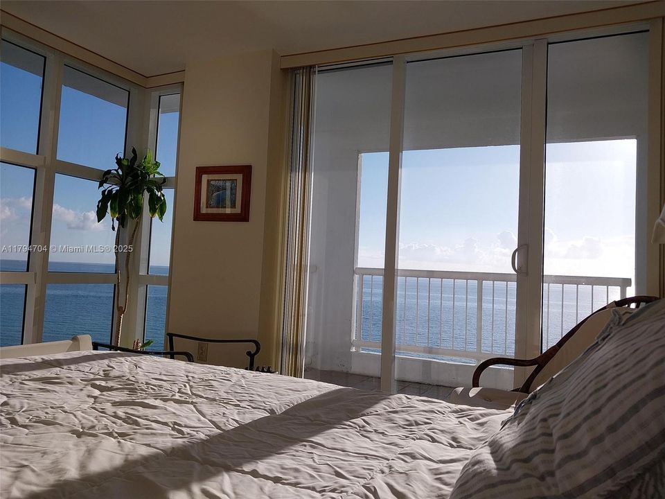 最近售出: $1,099,000 (2 贝兹, 2 浴室, 1590 平方英尺)