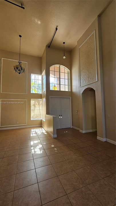 Recently Rented: $5,700 (5 beds, 5 baths, 3361 Square Feet)