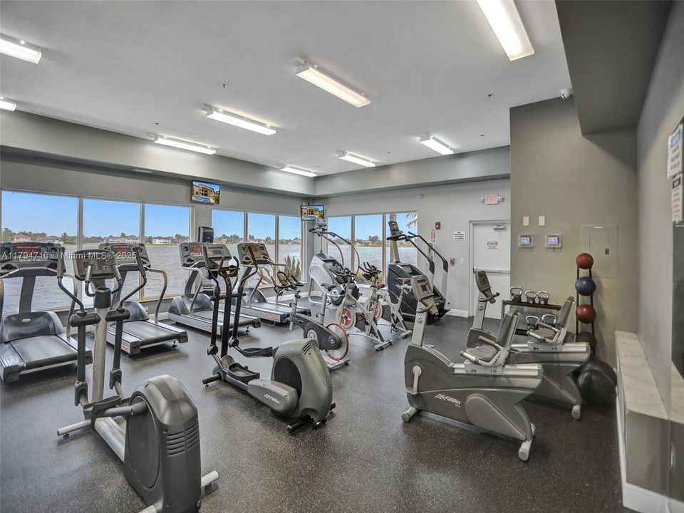 Recently Rented: $5,700 (5 beds, 5 baths, 3361 Square Feet)