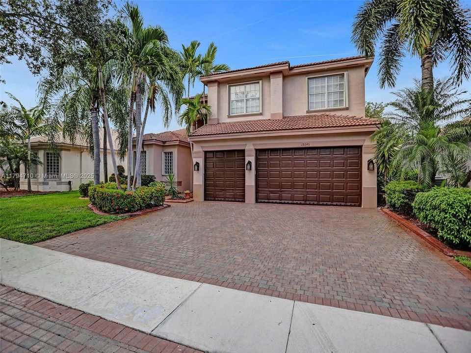 Recently Rented: $5,700 (5 beds, 5 baths, 3361 Square Feet)