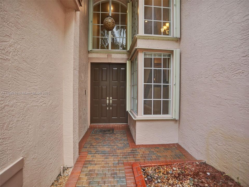 Recently Rented: $5,700 (5 beds, 5 baths, 3361 Square Feet)