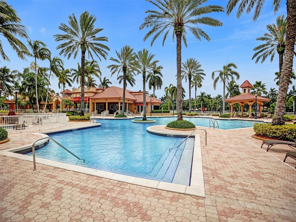 Recently Rented: $5,700 (5 beds, 5 baths, 3361 Square Feet)