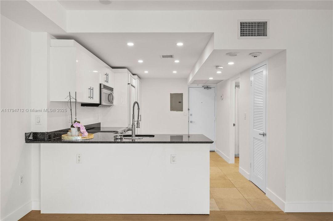 Vendido Recientemente: $515,000 (0 camas, 1 baños, 481 Pies cuadrados)